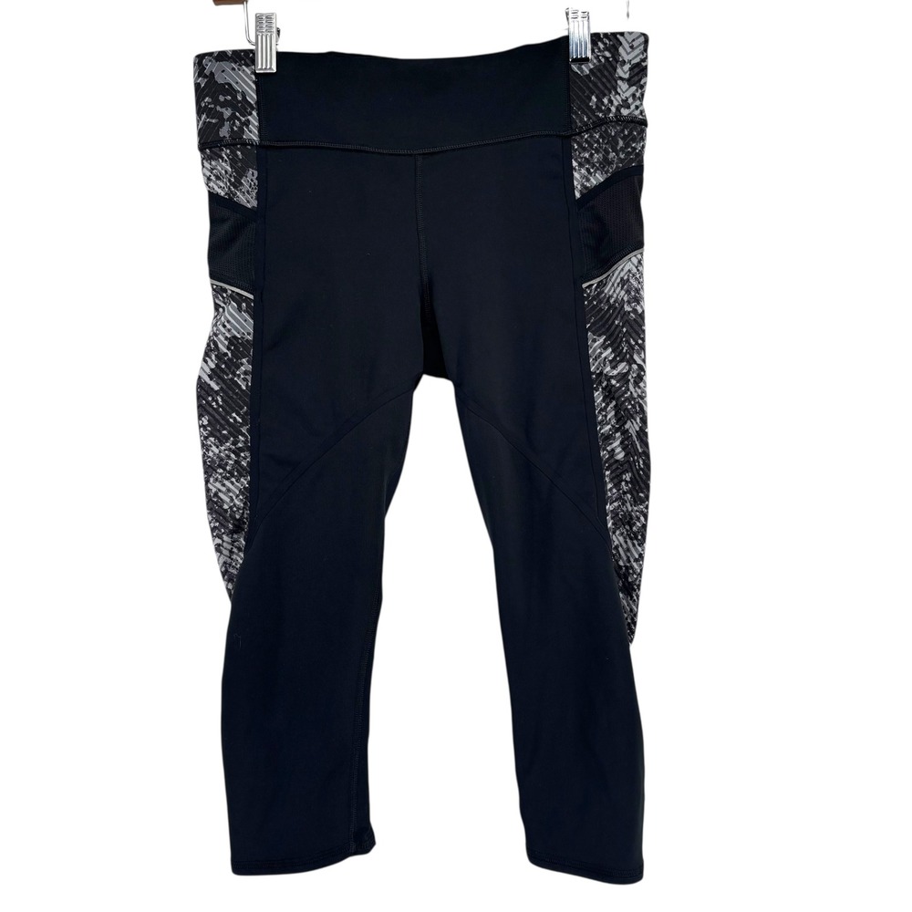 Athleta Revolve Stride Black Run Capri Workout Leggings Women M Yoga Gym Pants - Picture 1 of 9